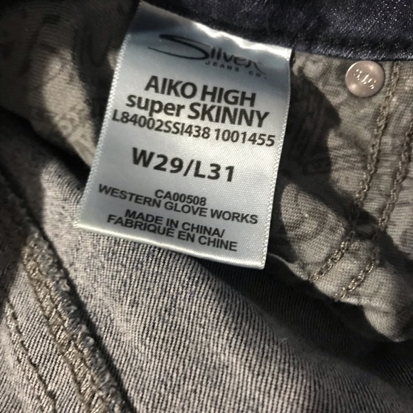 Silver Jeans - Picture 3 of 3